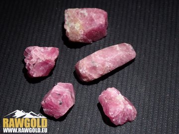 Rubín set 5ks krystalů 40,90ct